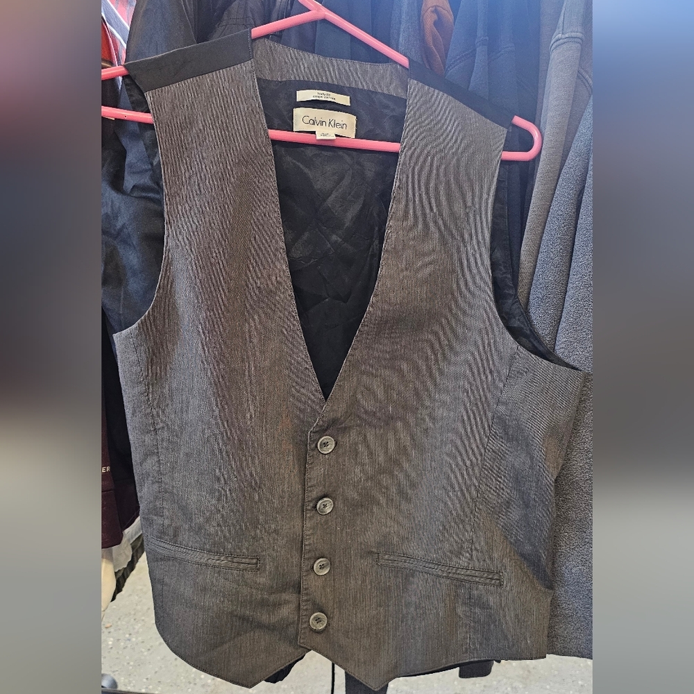 Calvin Klein Body Fit Small Gray/Black Vest